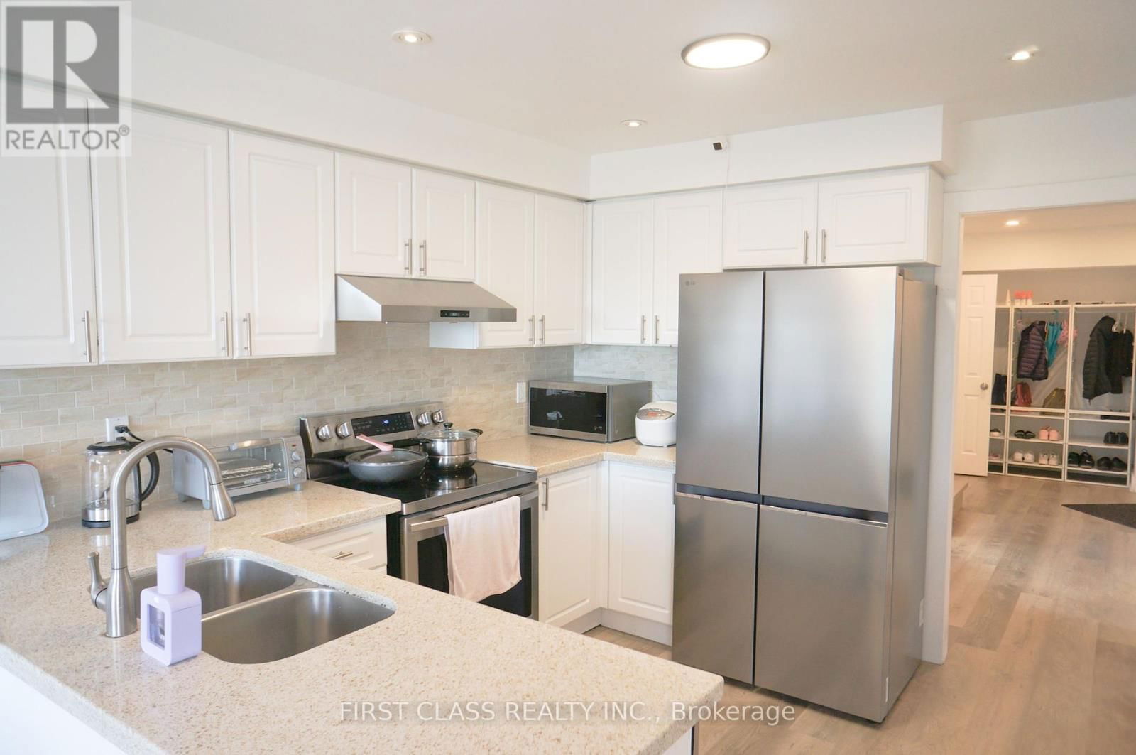 31 ELMPARK COURT Image 6