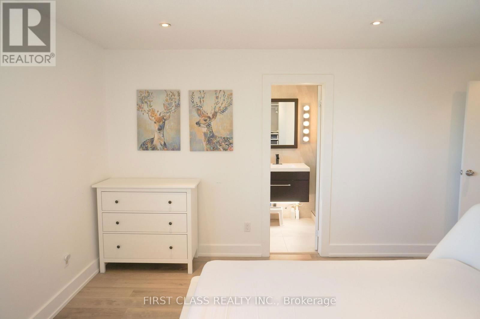 31 ELMPARK COURT Image 9