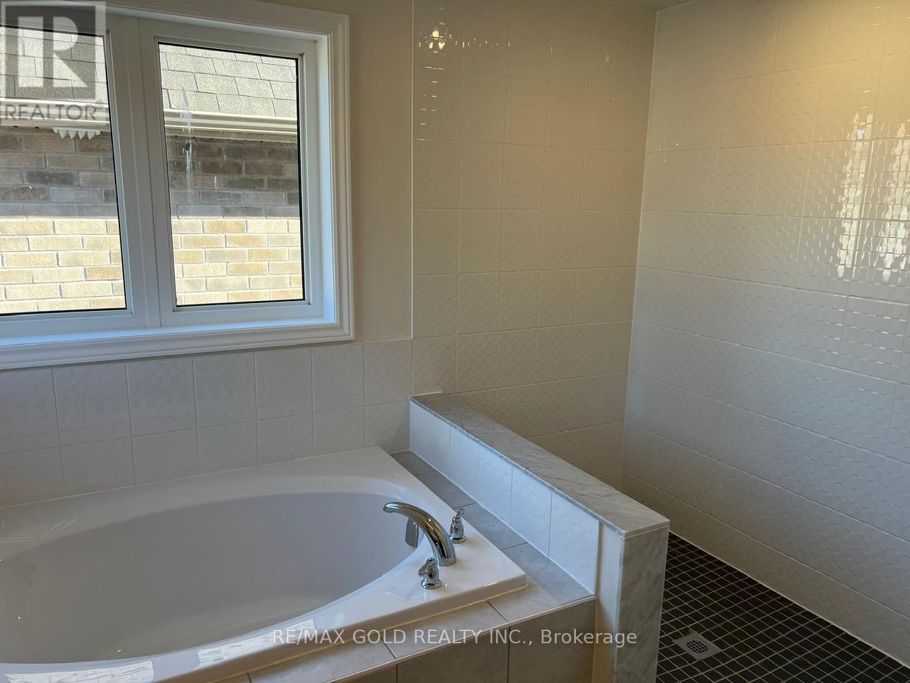 31 LAWRENCE D. PRIDHAM AVENUE Image 17