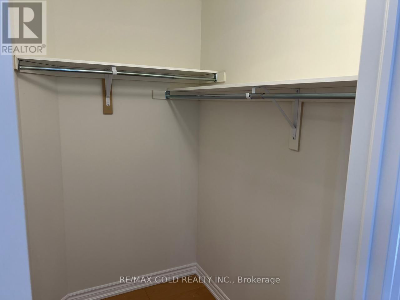 31 LAWRENCE D. PRIDHAM AVENUE Image 19