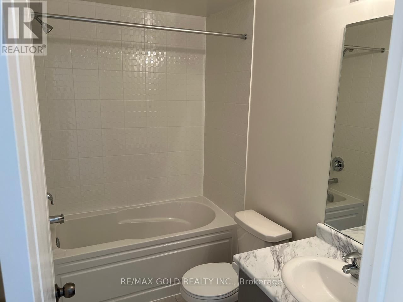 31 LAWRENCE D. PRIDHAM AVENUE Image 21