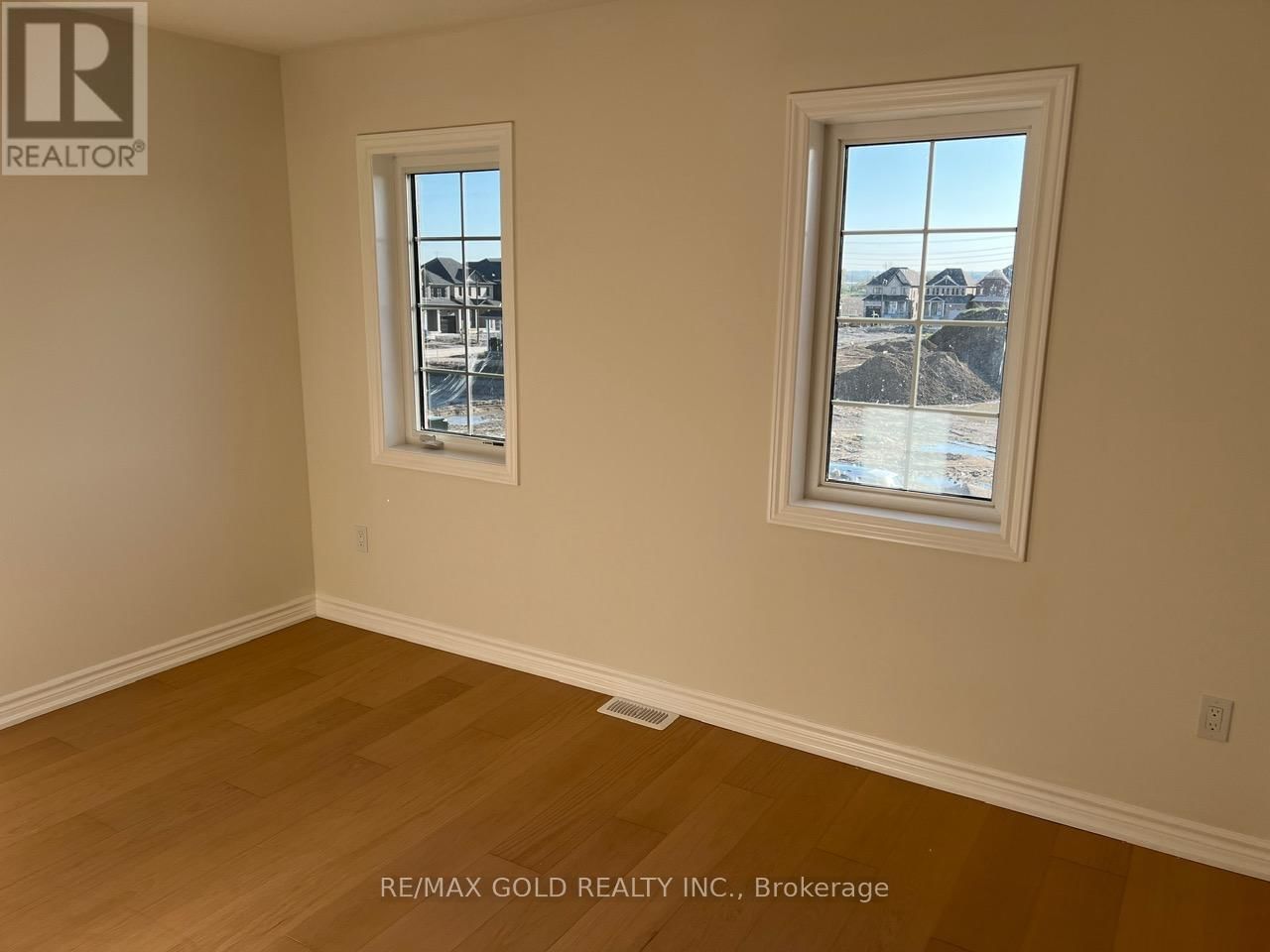 31 LAWRENCE D. PRIDHAM AVENUE Image 22