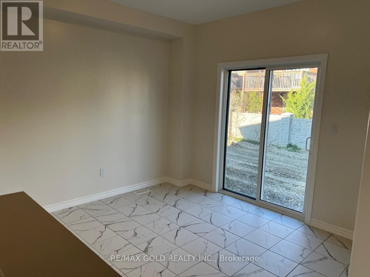 31 LAWRENCE D. PRIDHAM AVENUE Image 7