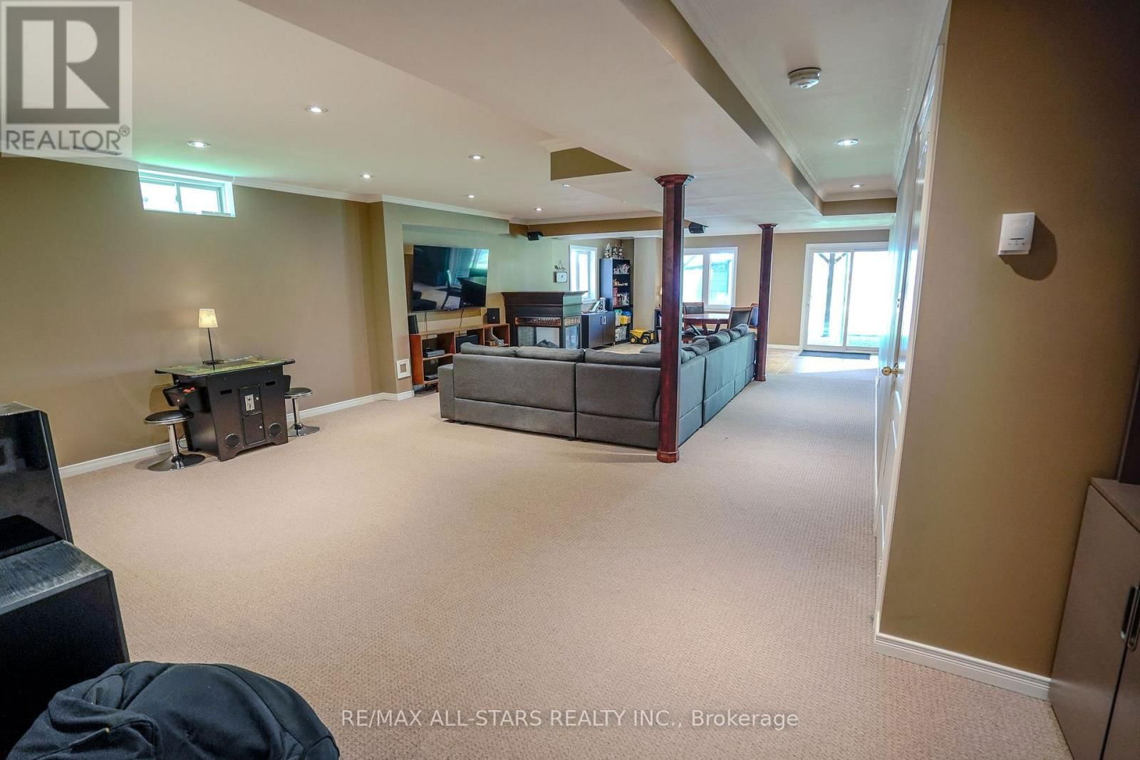 3 FURLAN COURT Image 19