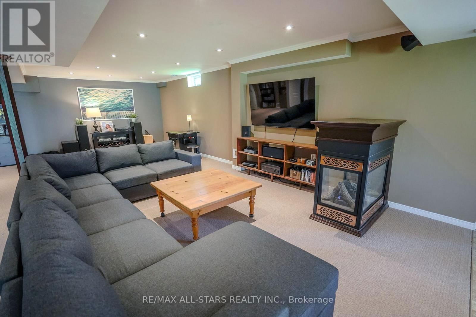 3 FURLAN COURT Image 21