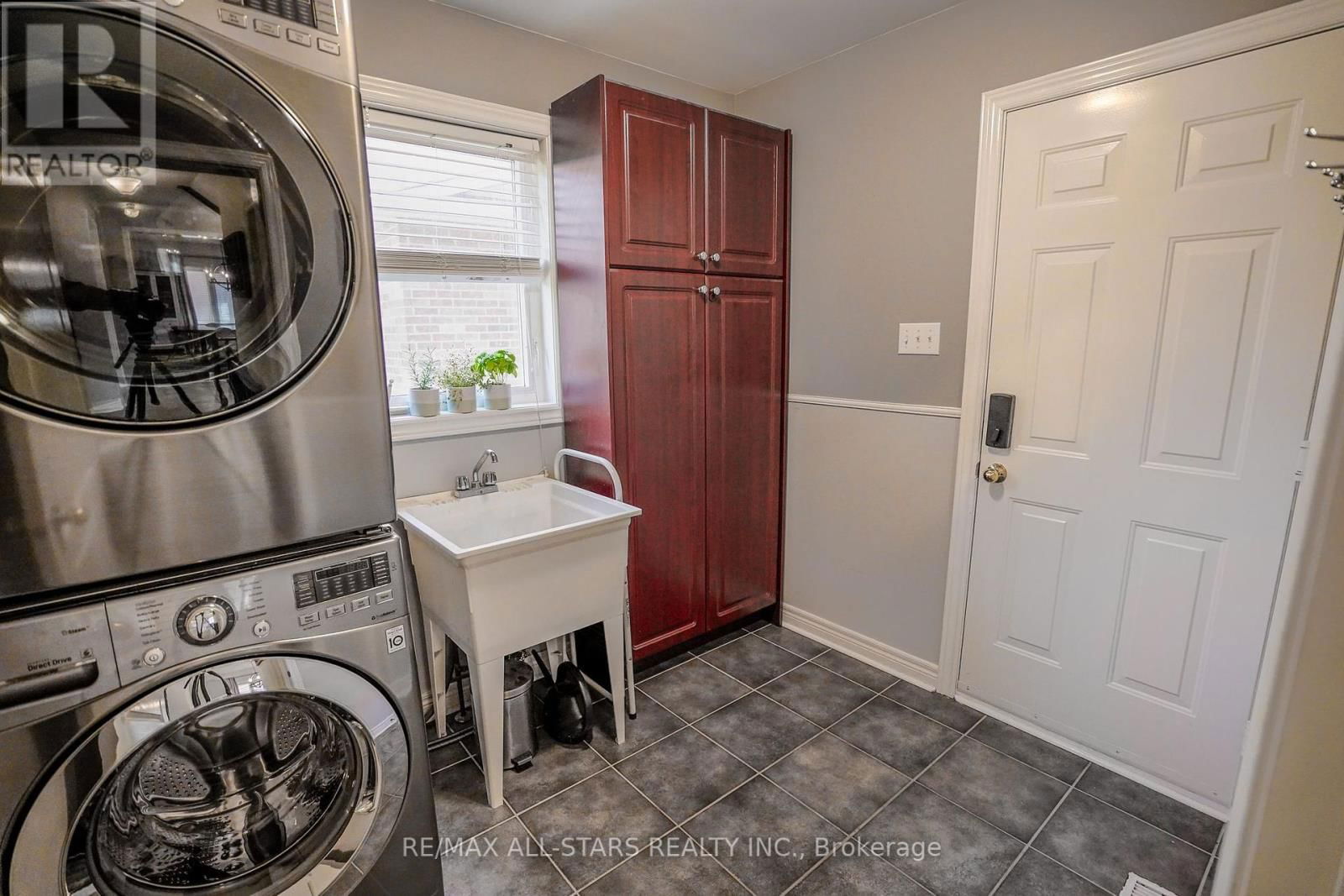 3 FURLAN COURT Image 9