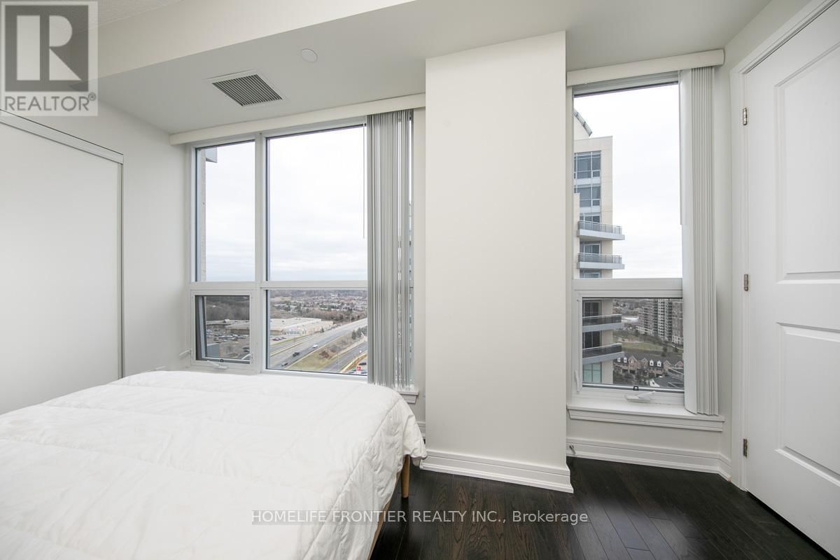 1603 - 9201 YONGE STREET Image 12