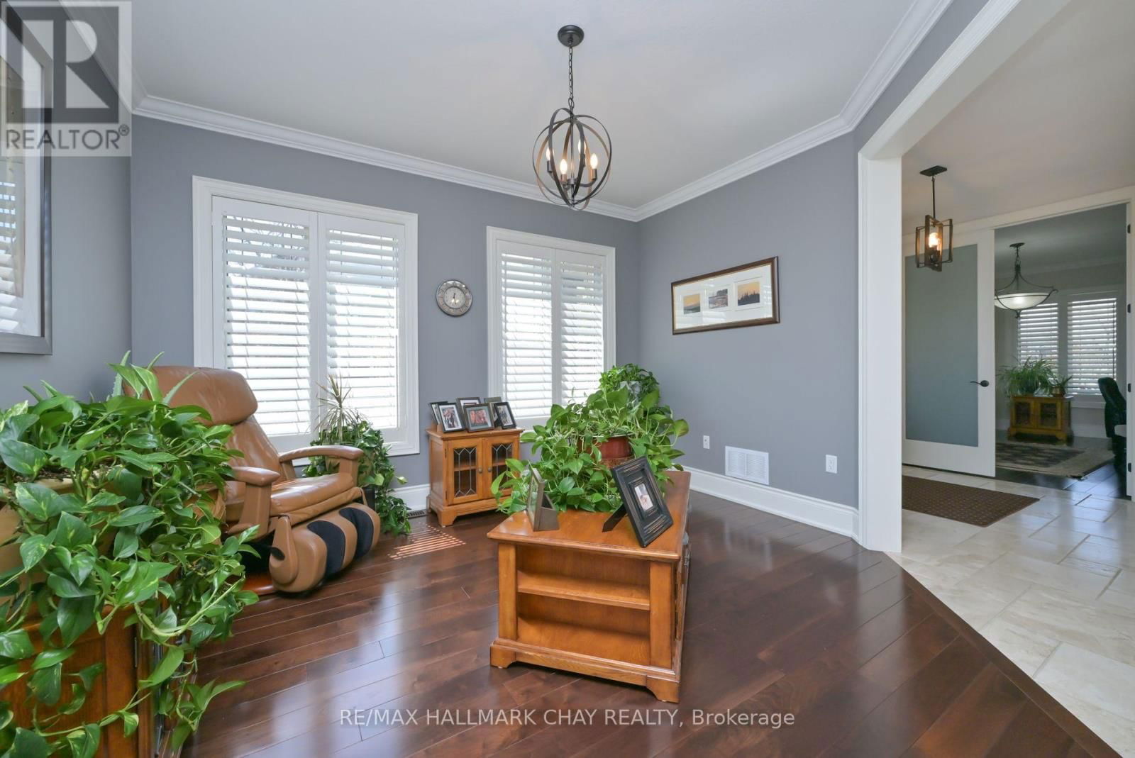 221 8TH AVENUE Image 11