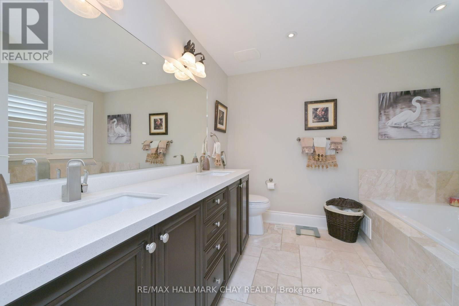 221 8TH AVENUE Image 21