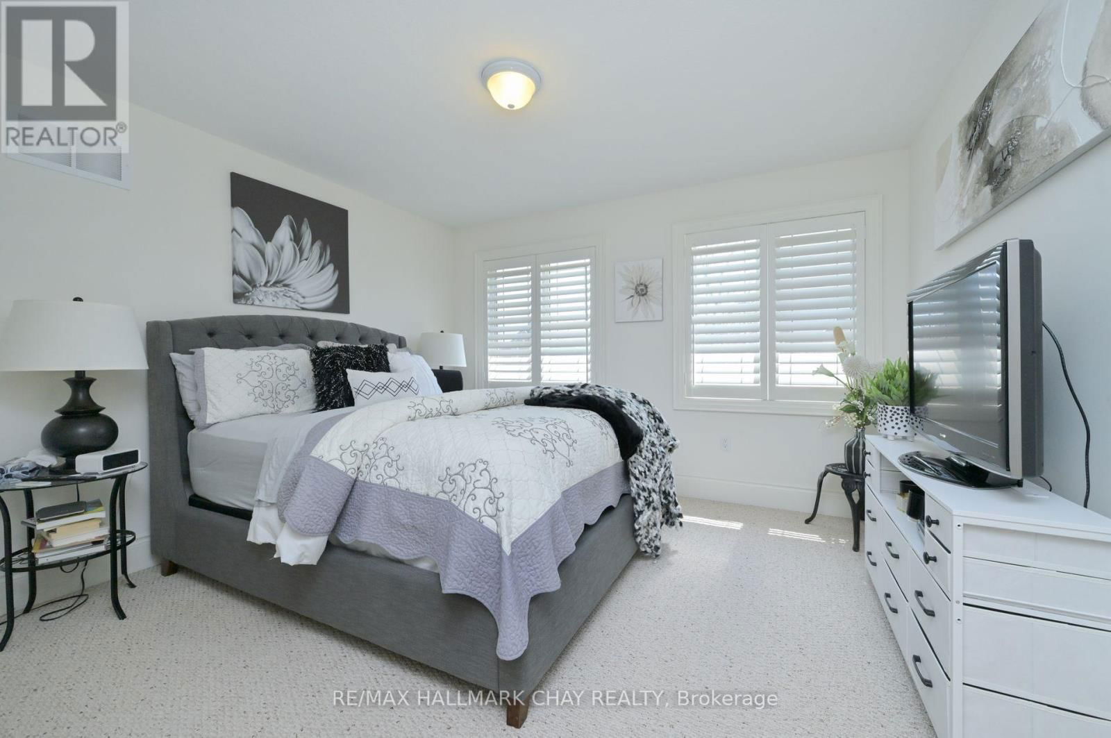 221 8TH AVENUE Image 29