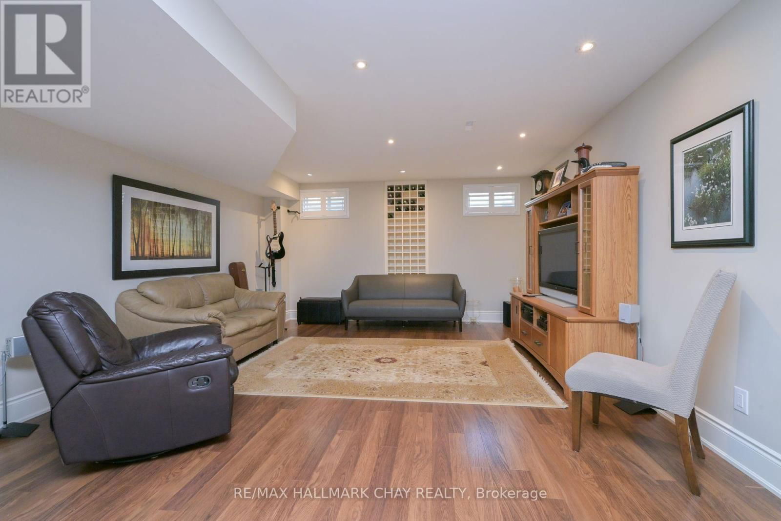 221 8TH AVENUE Image 31