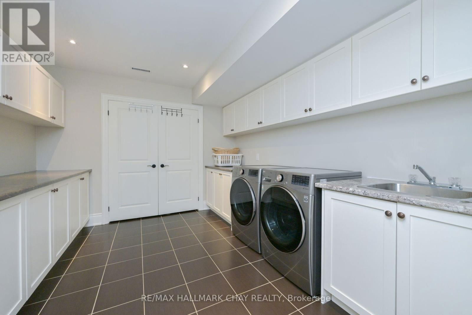 221 8TH AVENUE Image 35