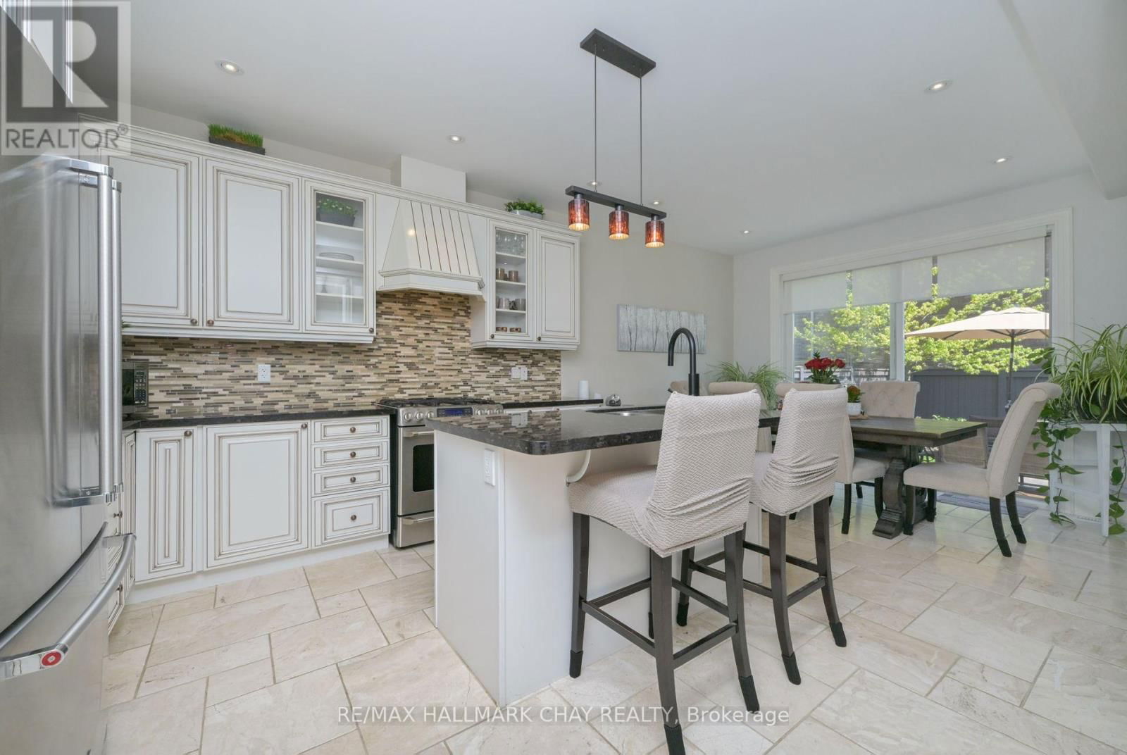 221 8TH AVENUE Image 5