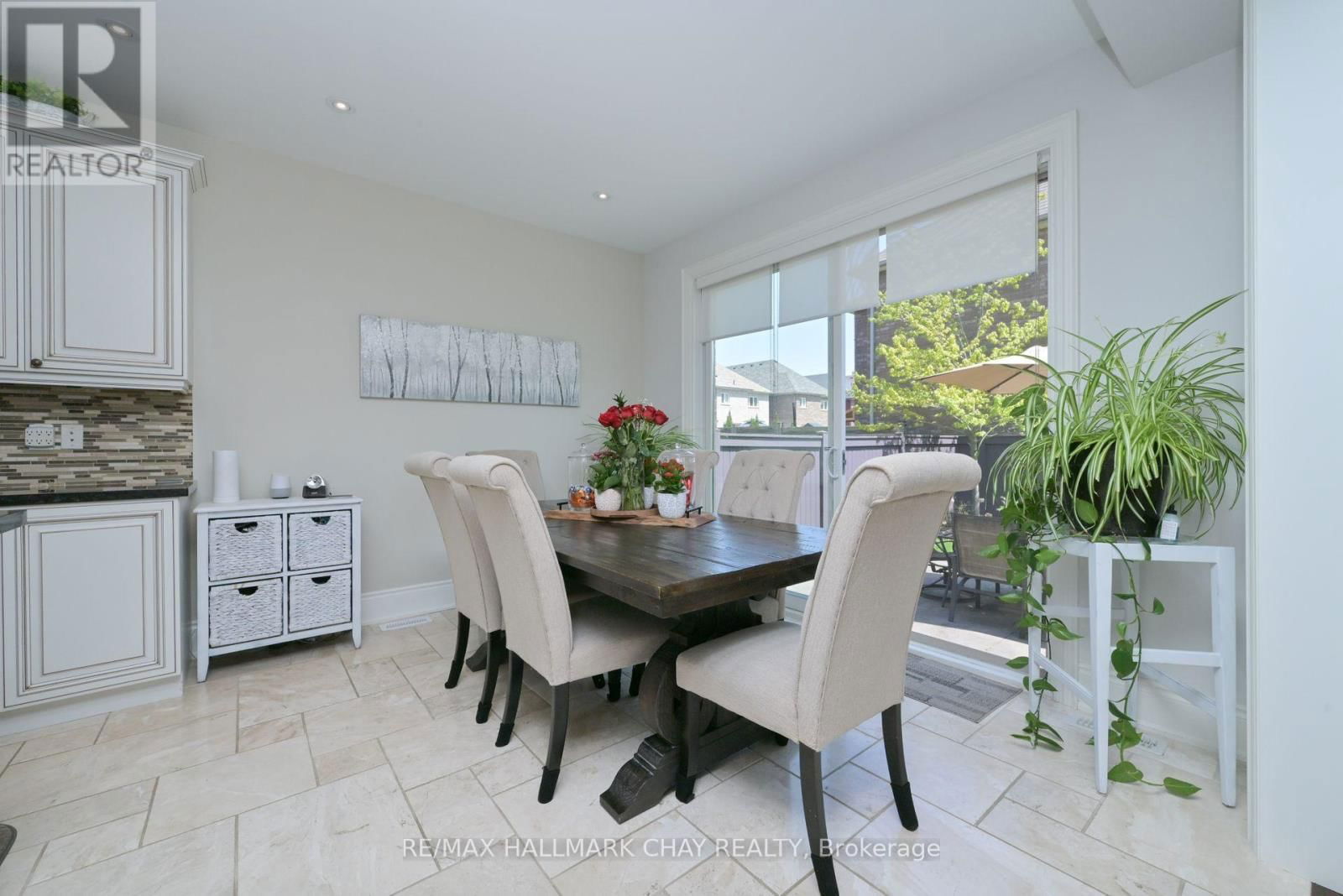221 8TH AVENUE Image 9