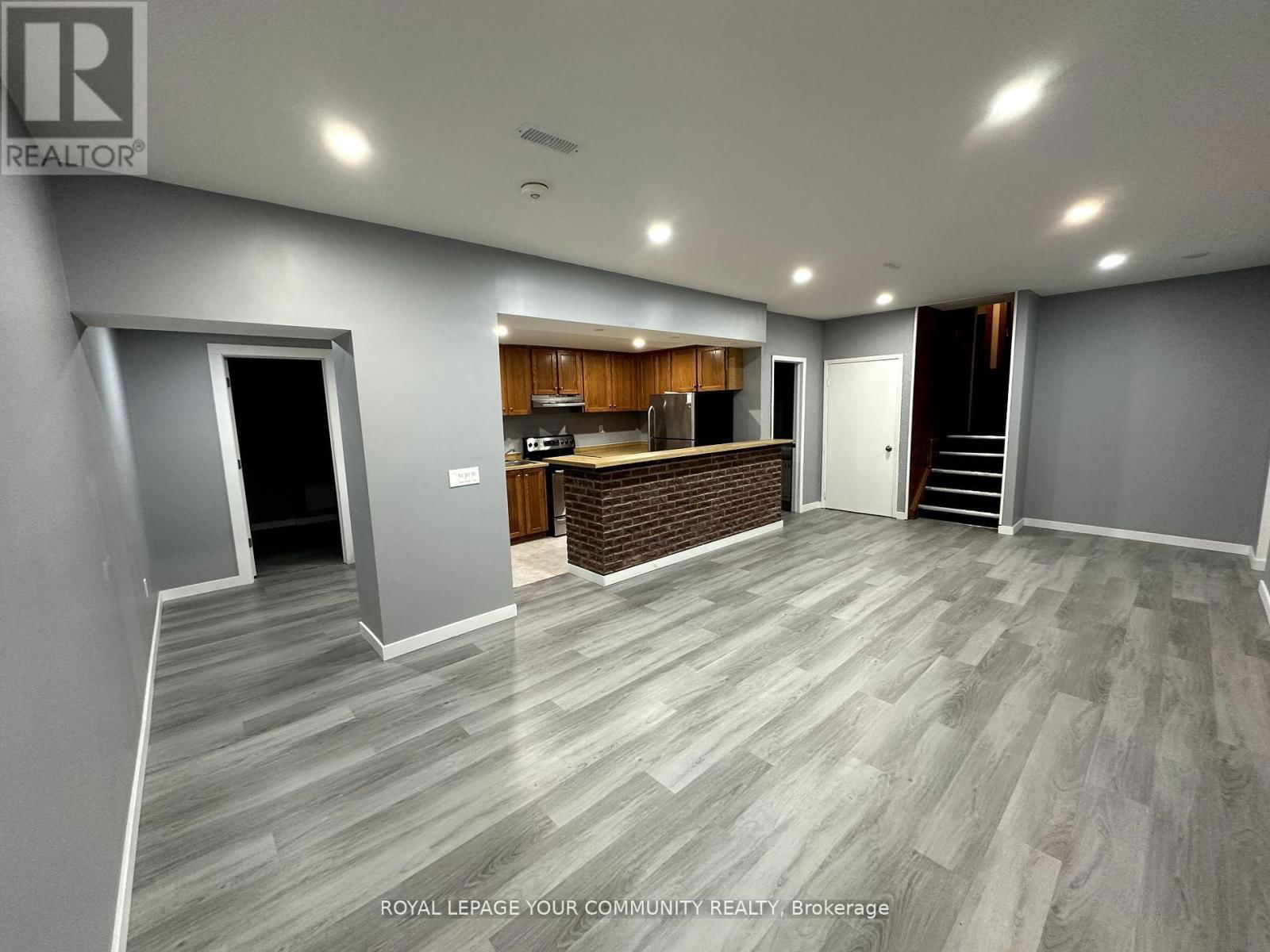 136 ARNOLD CRESCENT Image 19