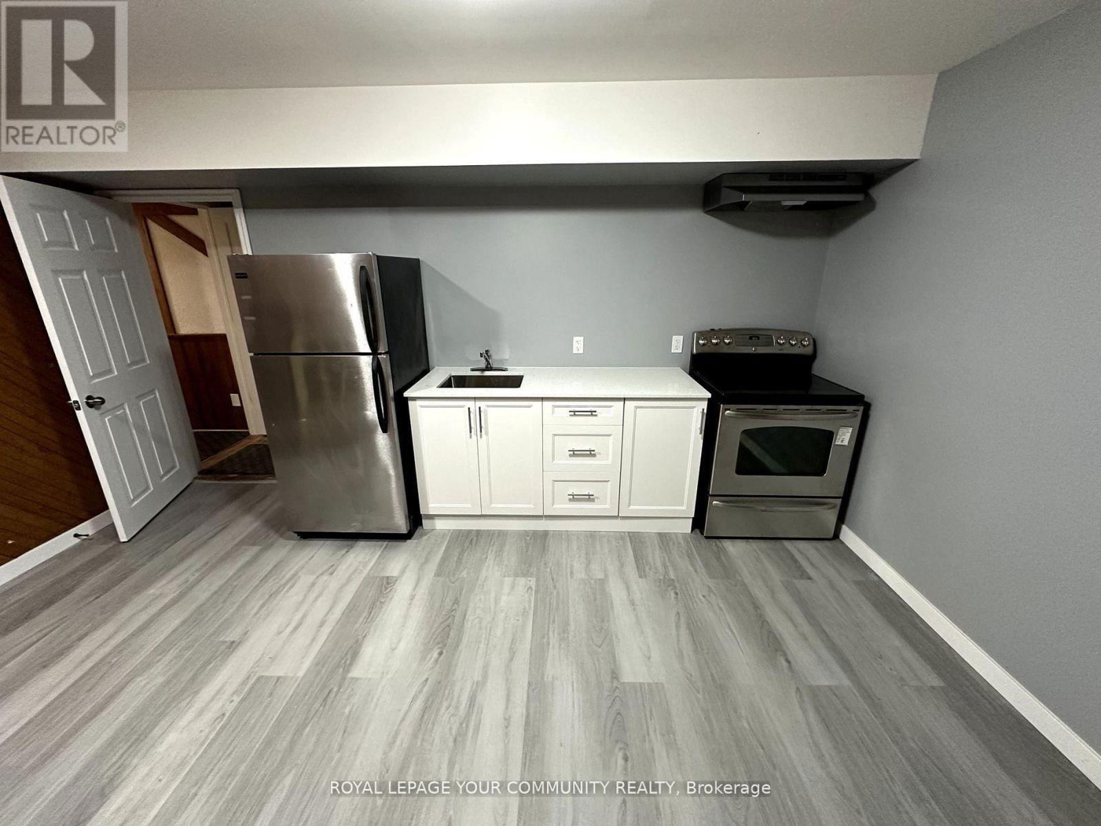 136 ARNOLD CRESCENT Image 21