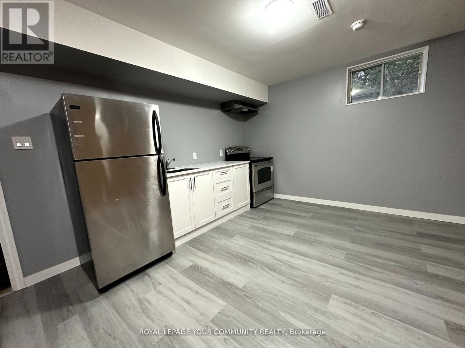 136 ARNOLD CRESCENT Image 22