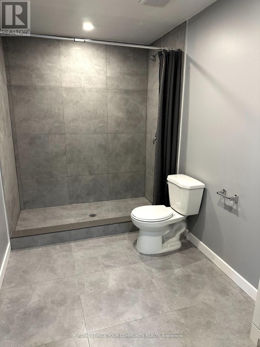 136 ARNOLD CRESCENT Image 23