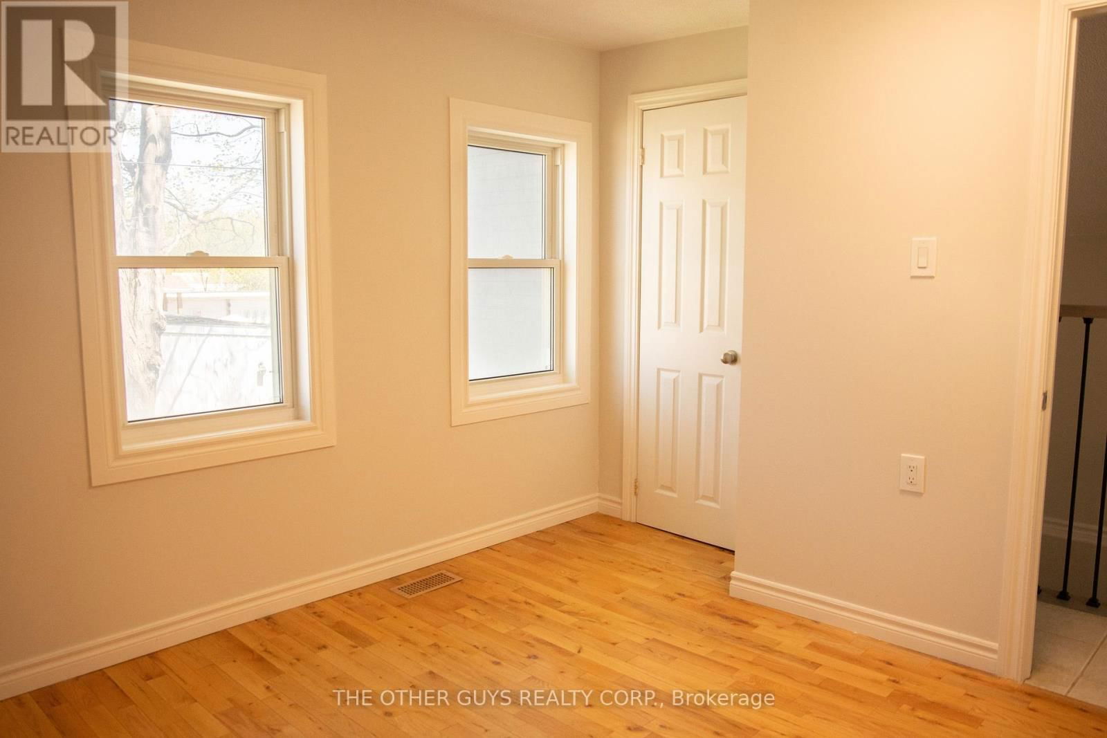 Upper - 244 BARRIE STREET Image 23