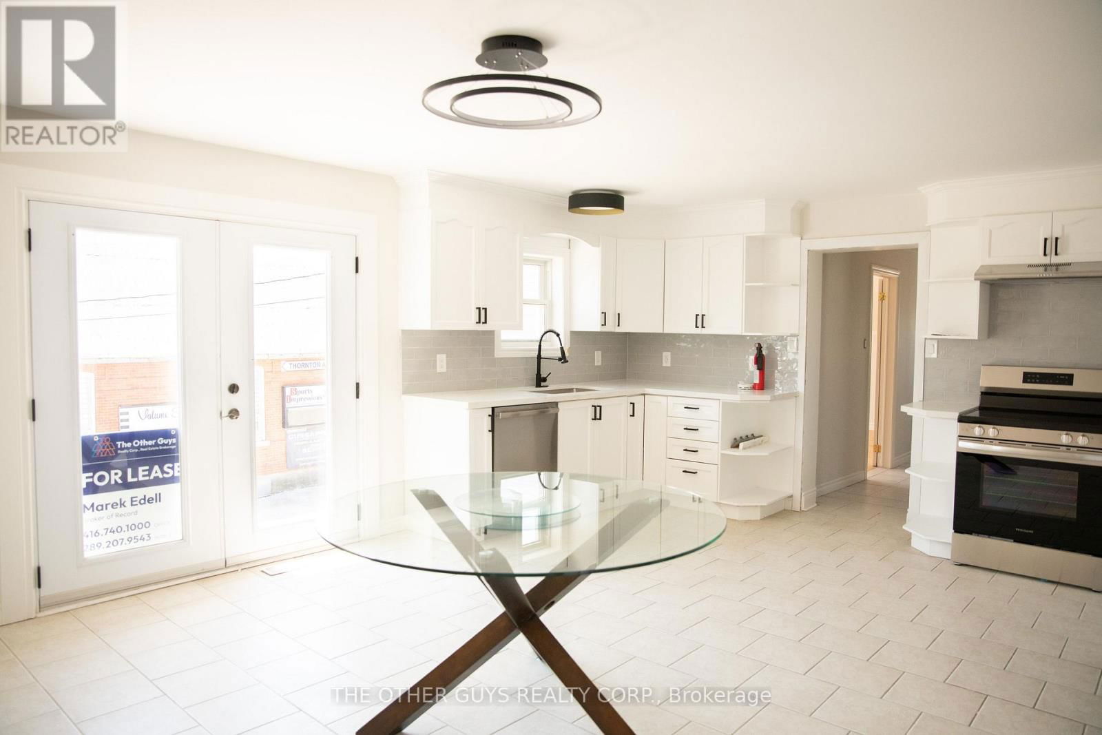 Upper - 244 BARRIE STREET Image 6