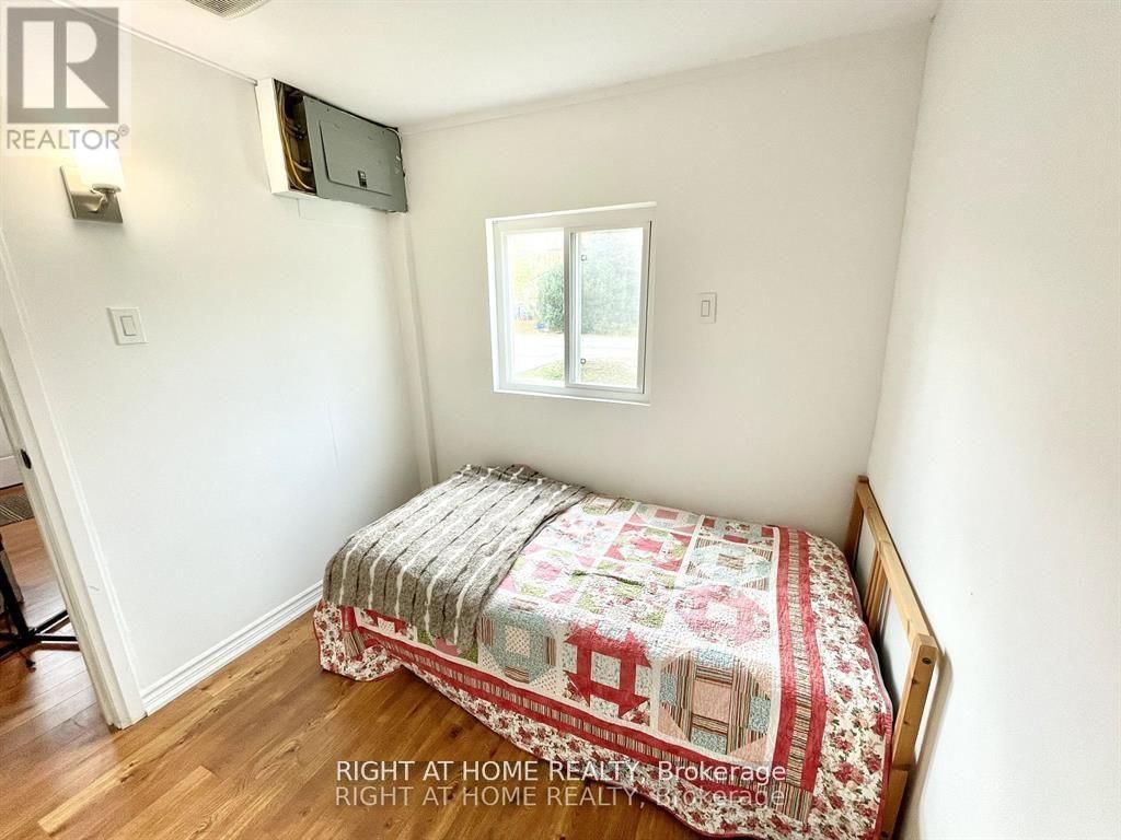 208 BAYVIEW AVENUE Image 10