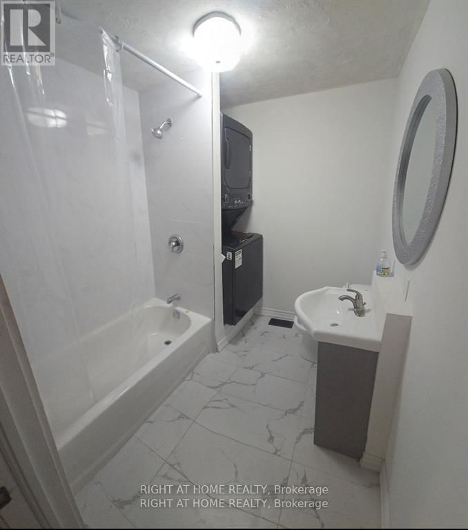 208 BAYVIEW AVENUE Image 7