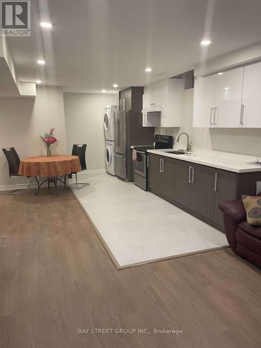 32 HEREFORDSHIRE CRESCENT Image 4