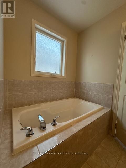 1132 STUFFLES CRESCENT Image 18