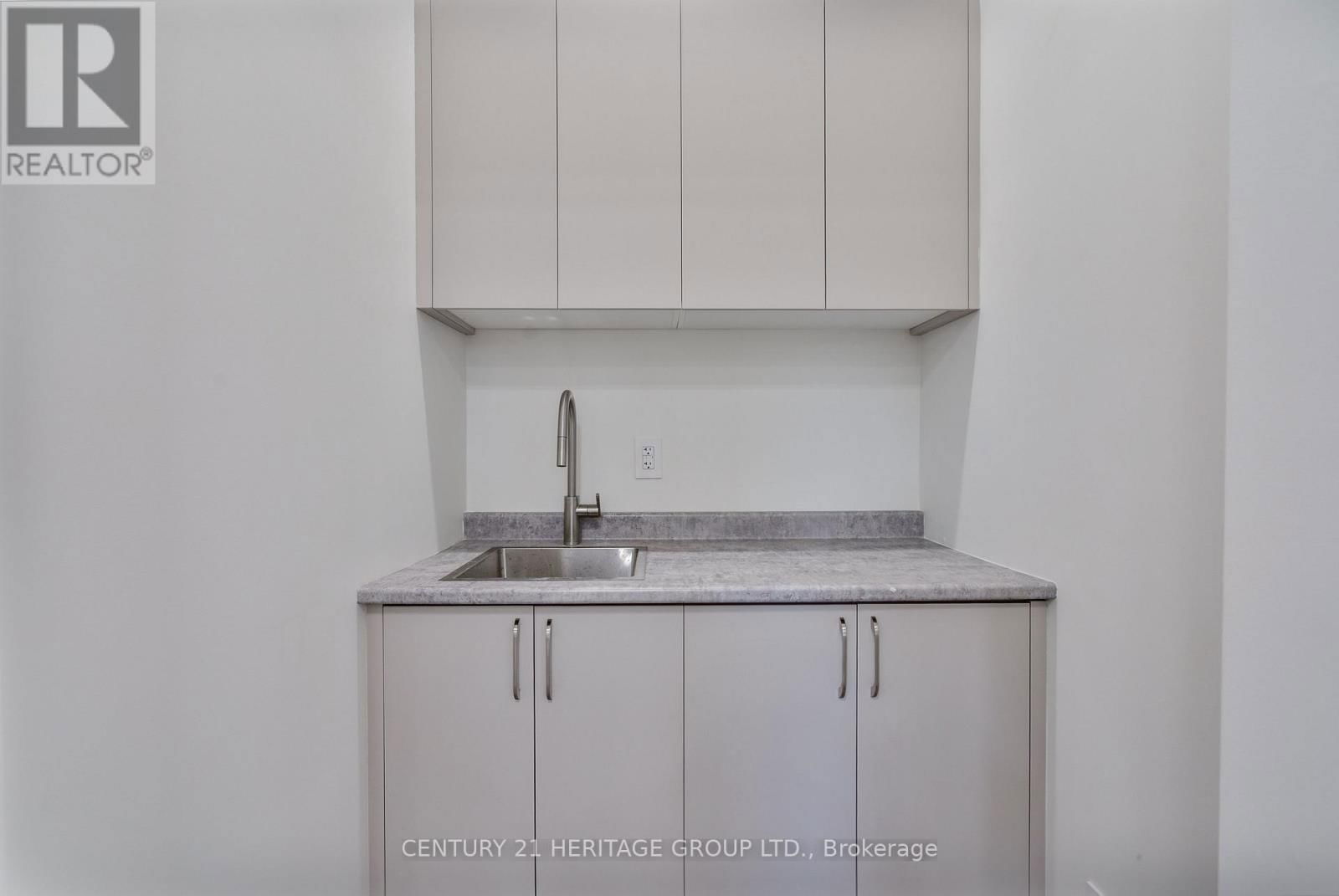 107 TORONTO STREET Image 10