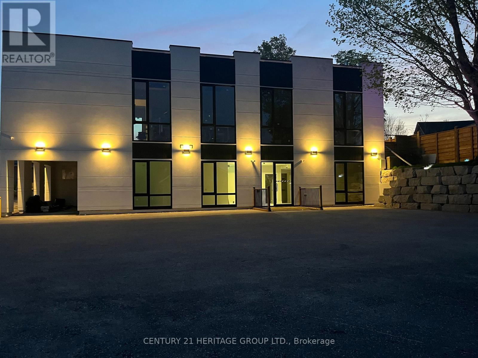 107 TORONTO STREET Image 21