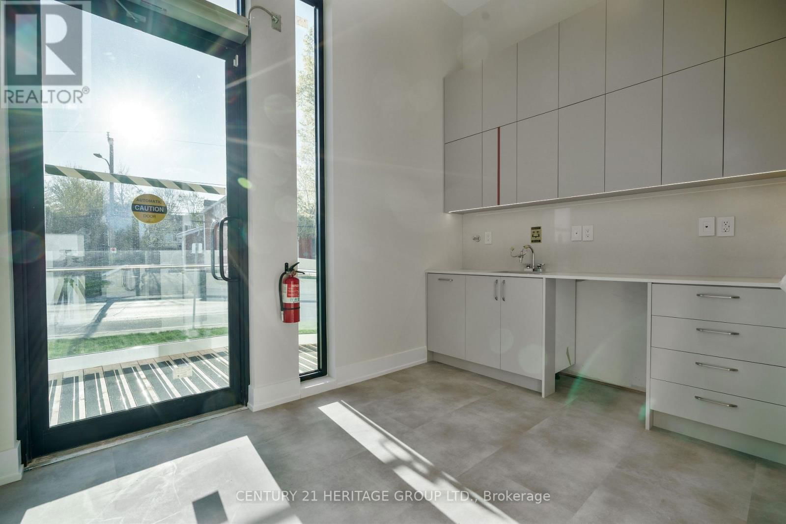 107 TORONTO STREET Image 4