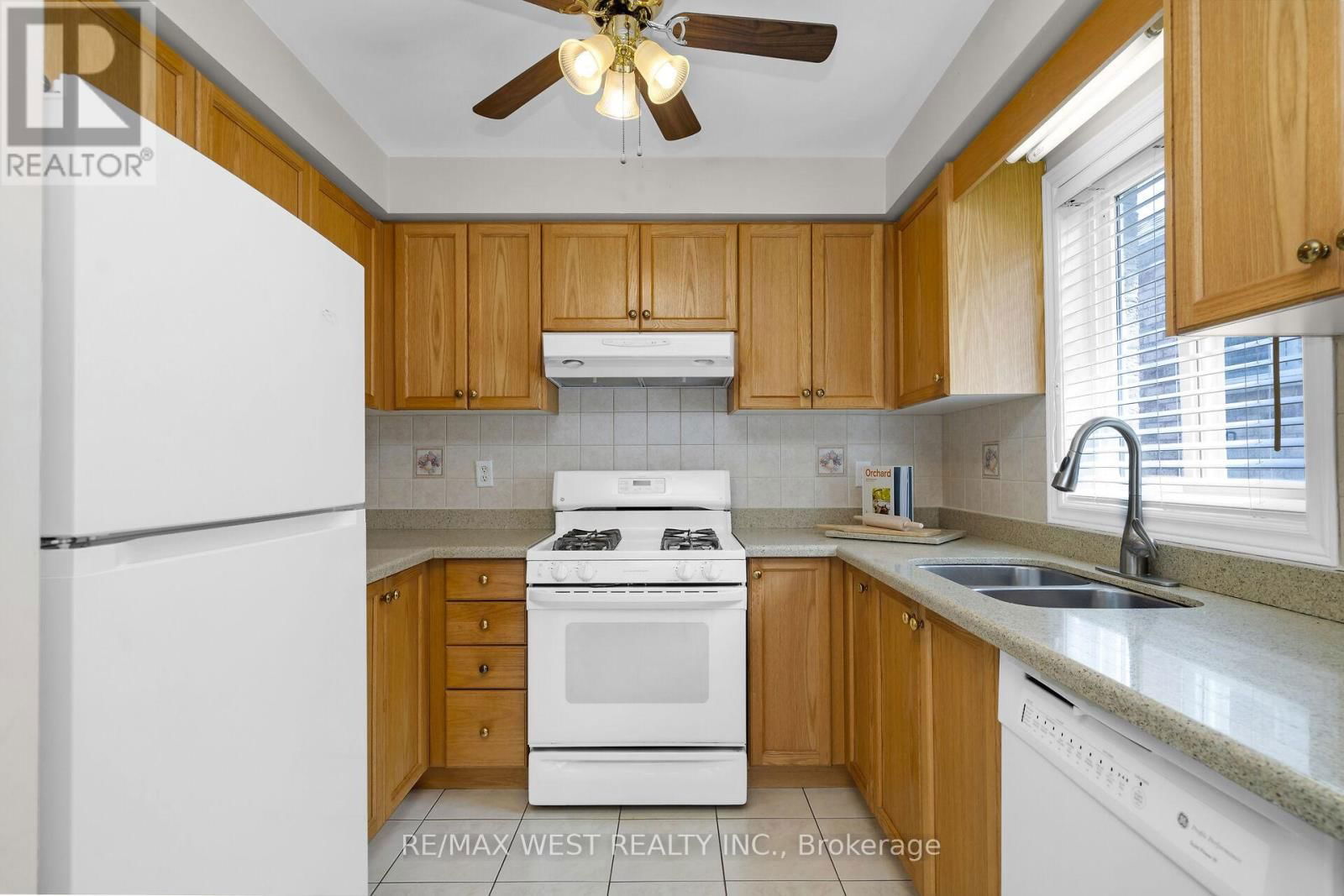 362 AVRO ROAD Image 12