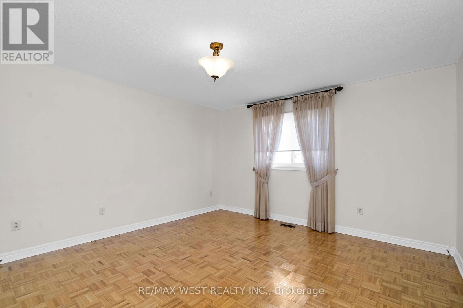 362 AVRO ROAD Image 15
