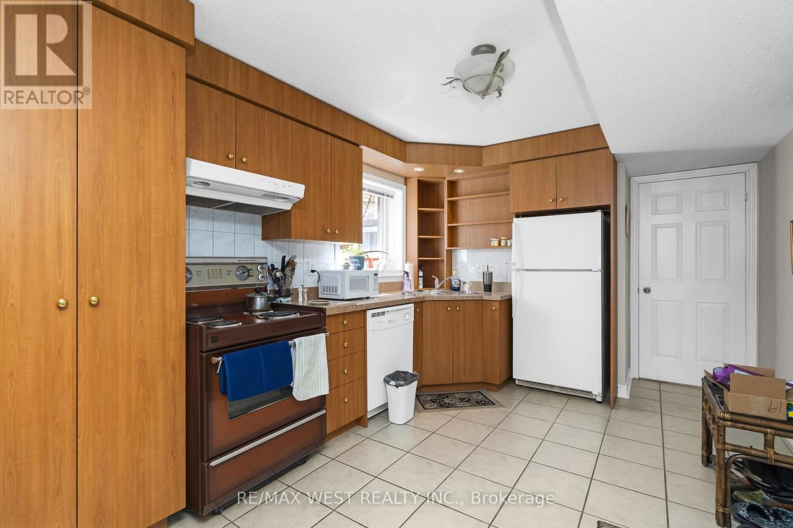 362 AVRO ROAD Image 23