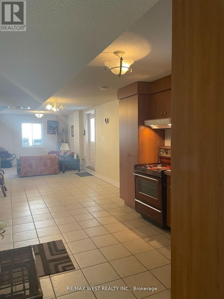 362 AVRO ROAD Image 24