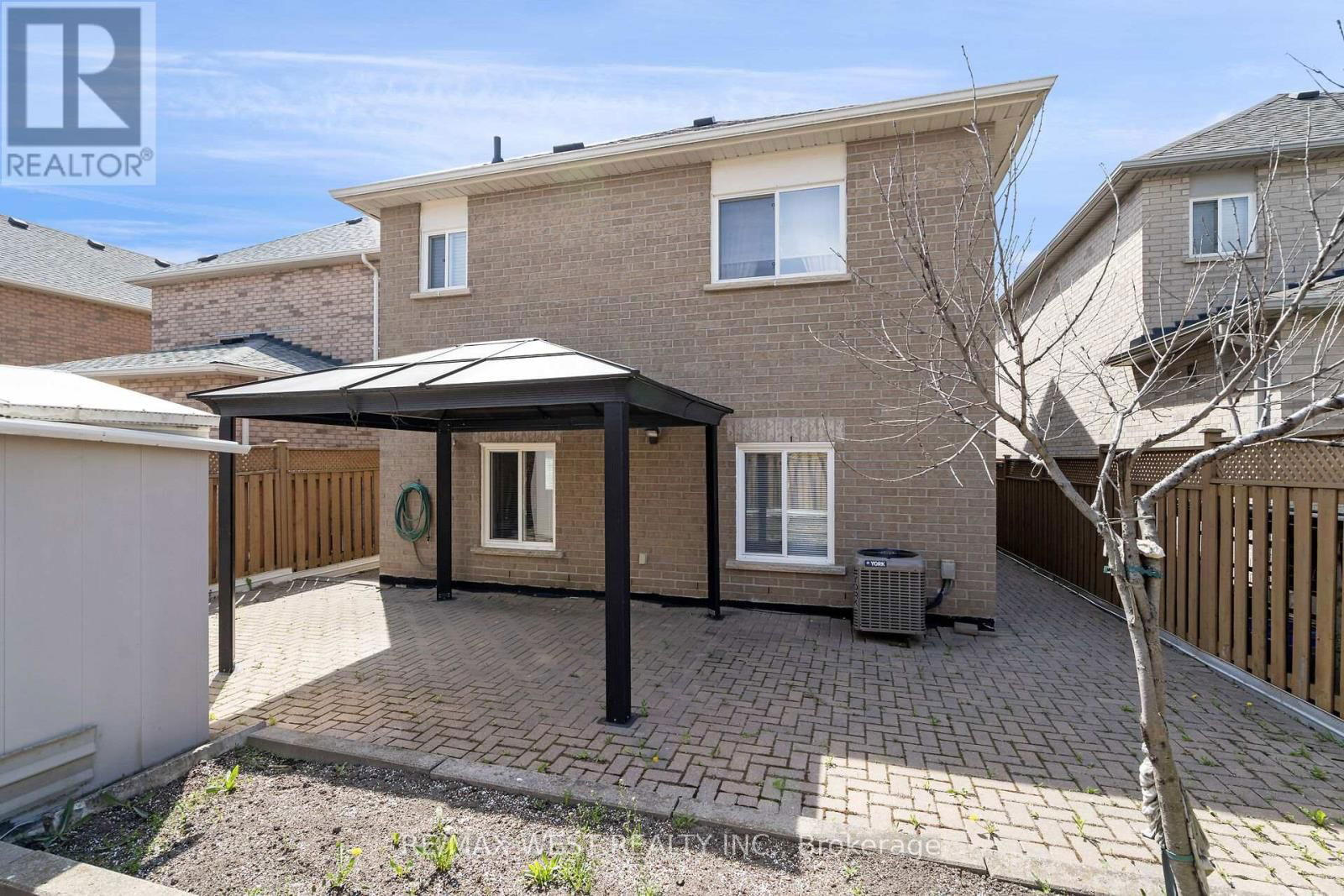362 AVRO ROAD Image 30