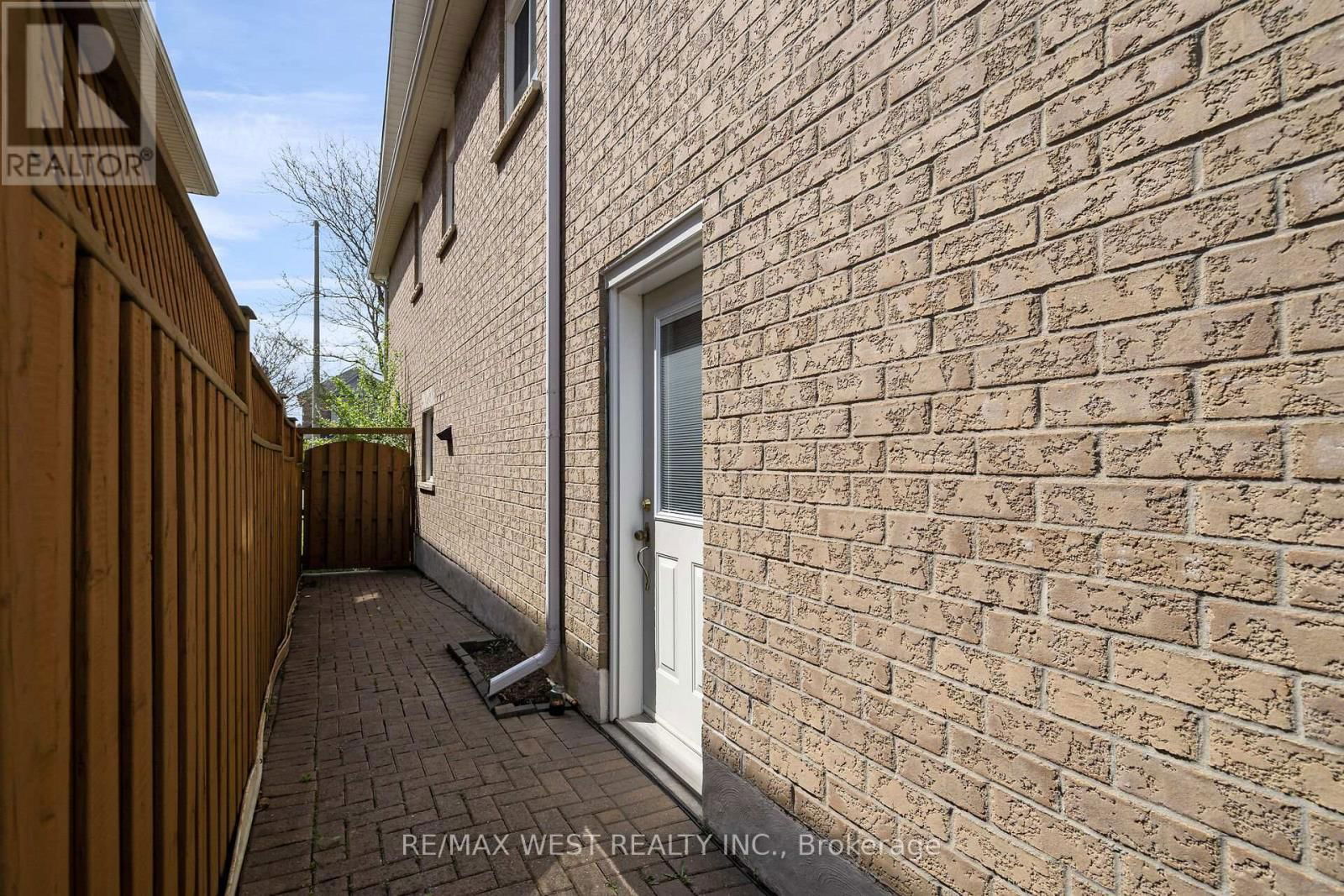 362 AVRO ROAD Image 31