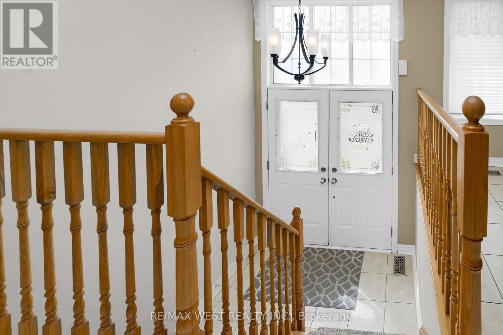 362 AVRO ROAD Image 4