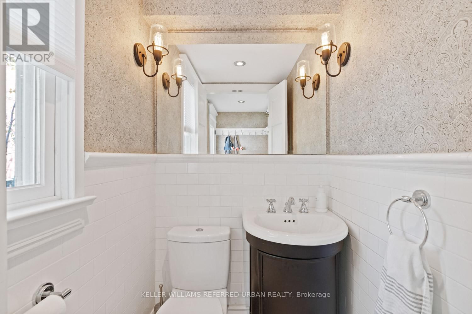 72 CONNAUGHT AVENUE Image 13