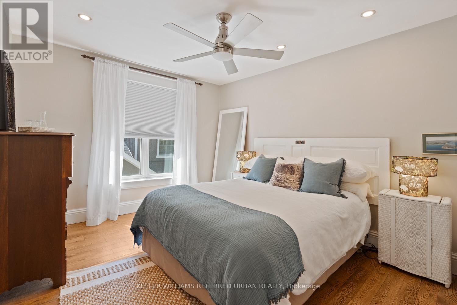 72 CONNAUGHT AVENUE Image 20