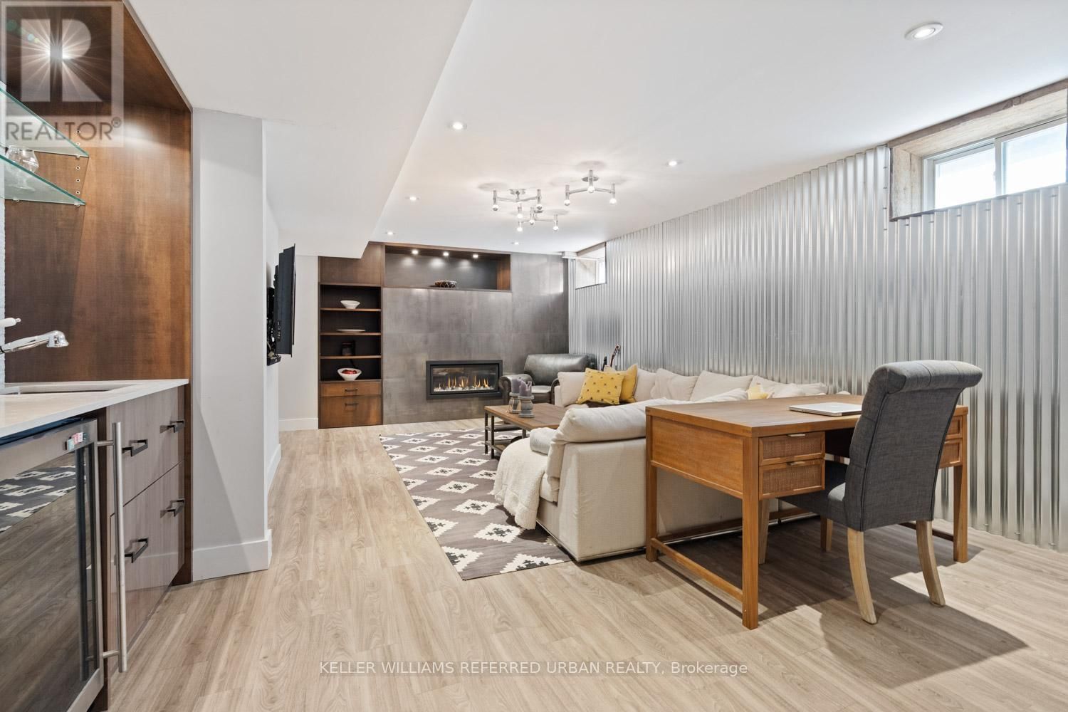 72 CONNAUGHT AVENUE Image 28