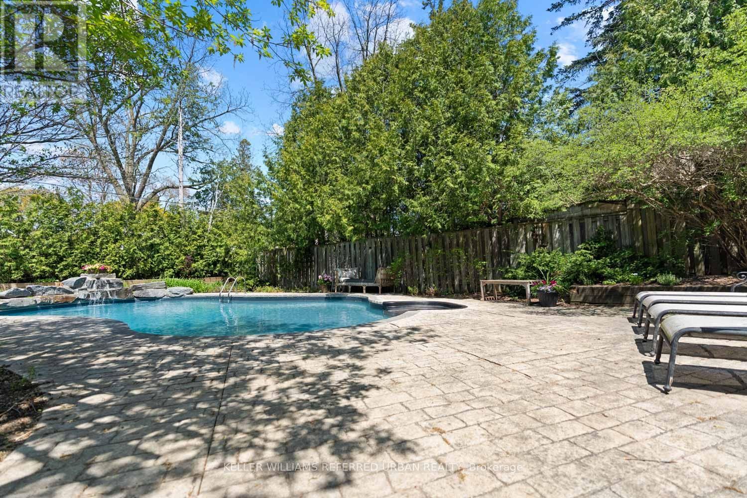 72 CONNAUGHT AVENUE Image 32