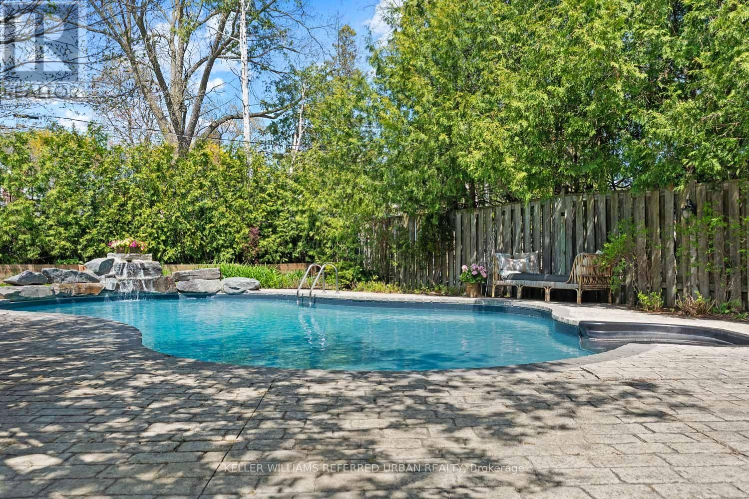 72 CONNAUGHT AVENUE Image 35