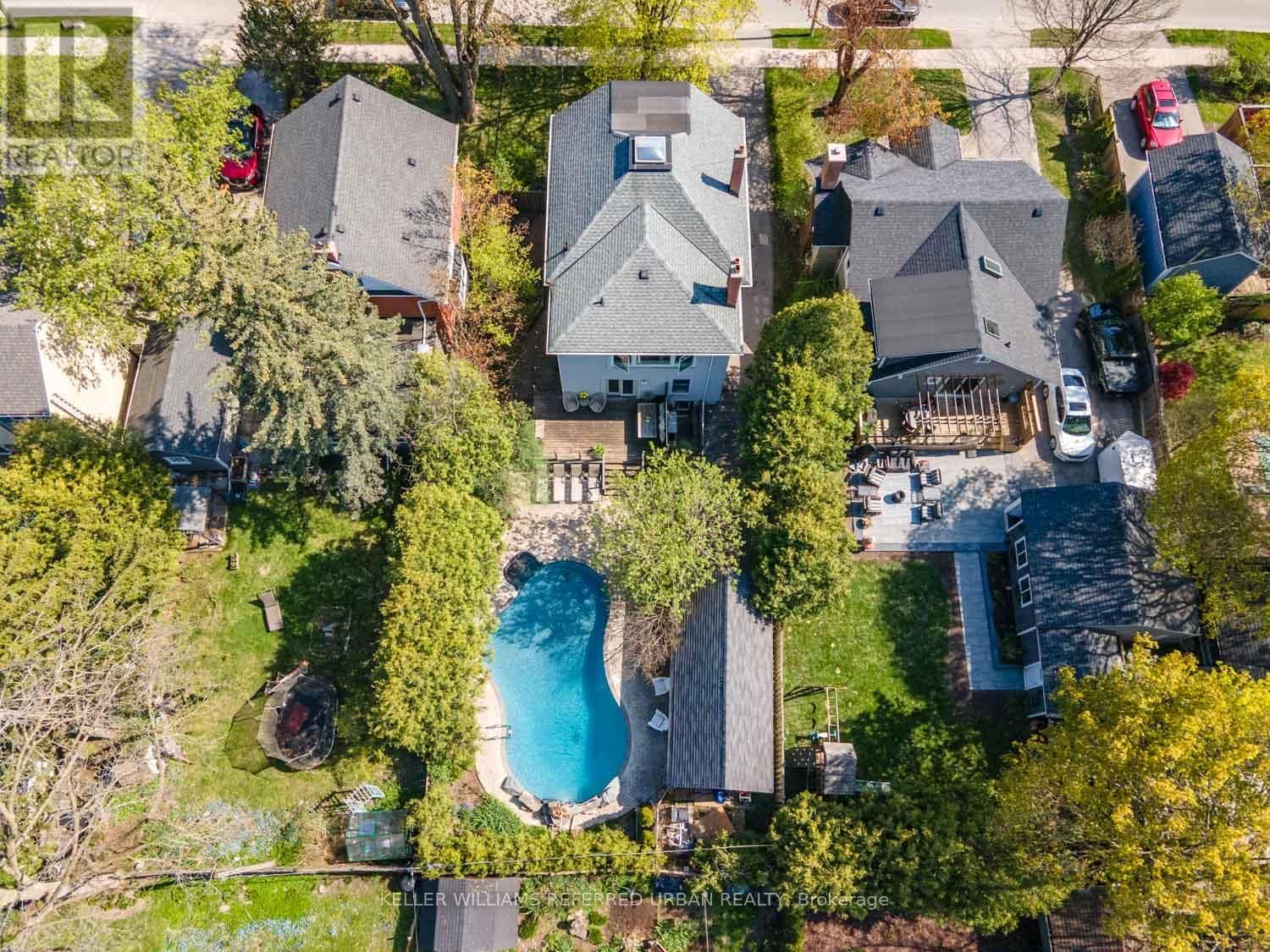 72 CONNAUGHT AVENUE Image 44