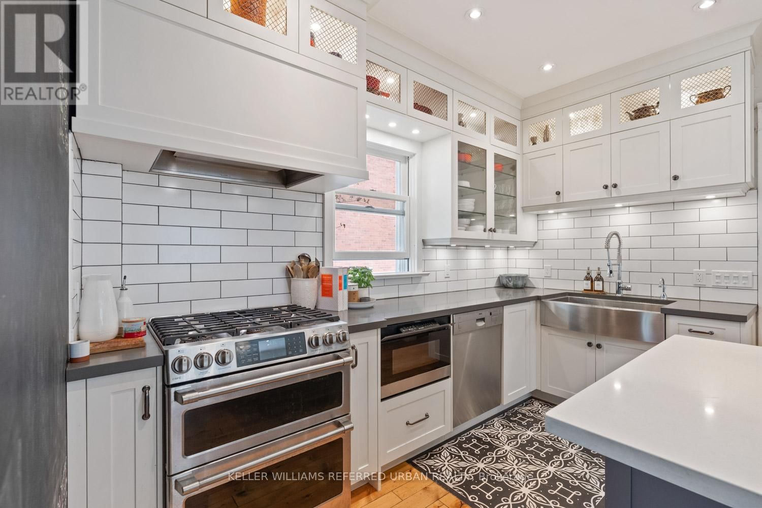 72 CONNAUGHT AVENUE Image 8