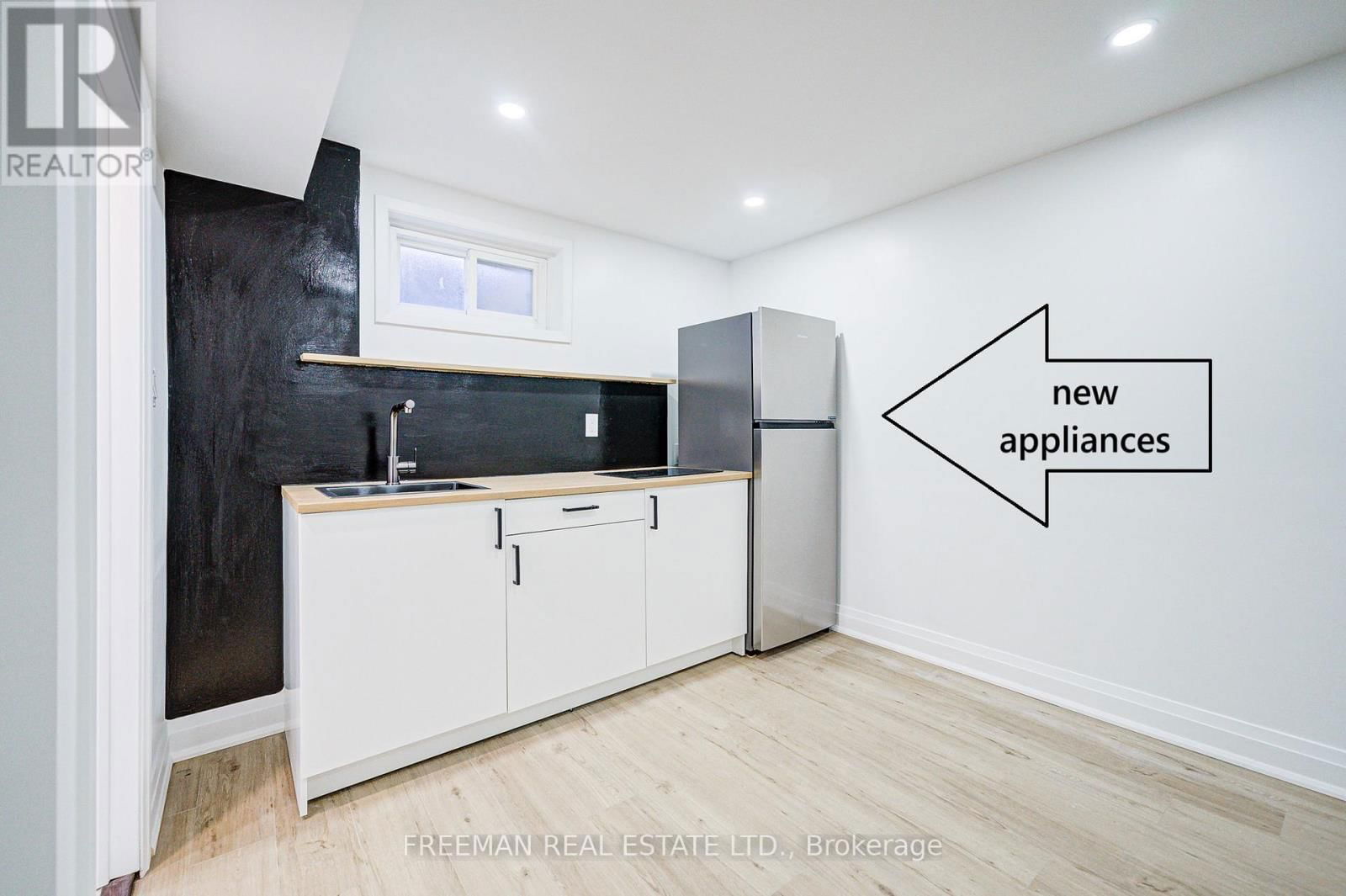Apt. B - 16 CAREY CRESCENT Image 2