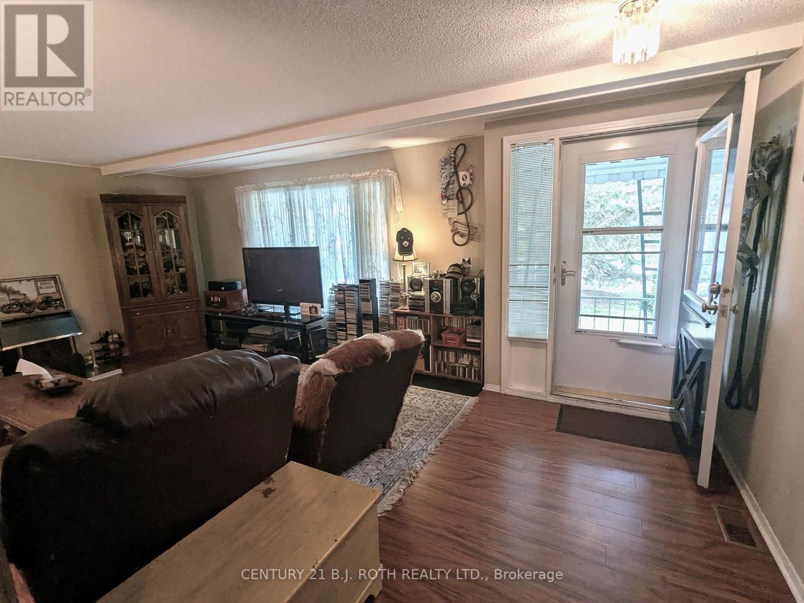 66 LINDEN LANE Image 13