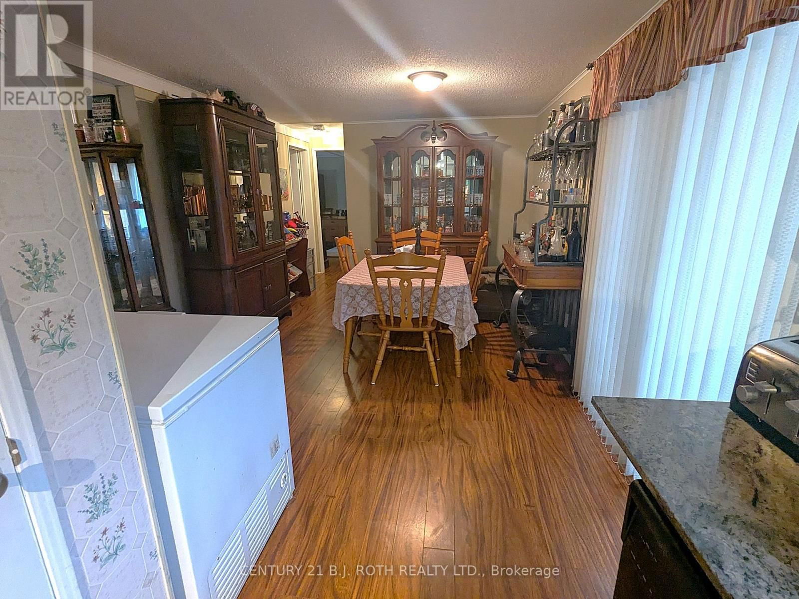 66 LINDEN LANE Image 22