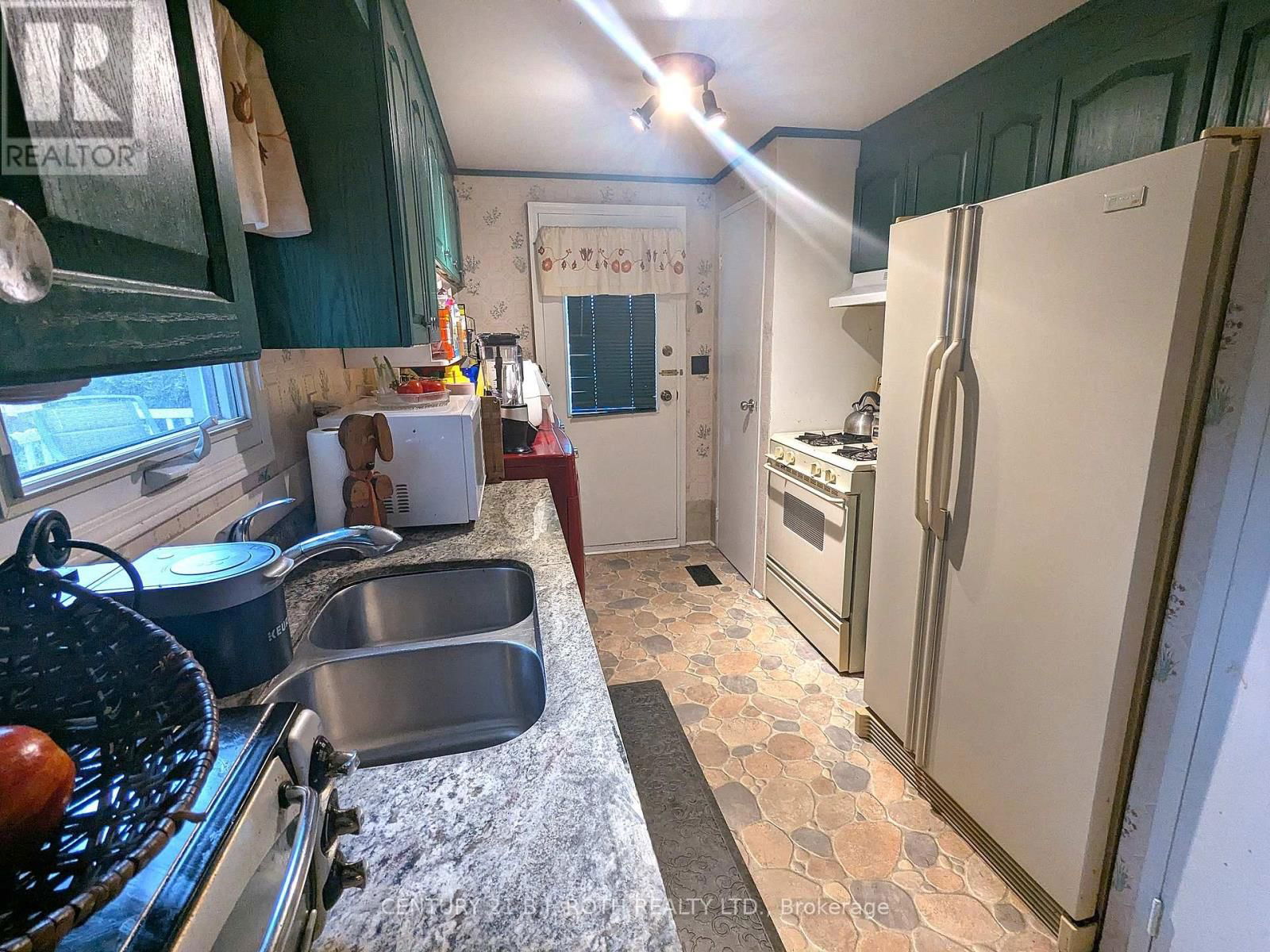 66 LINDEN LANE Image 24