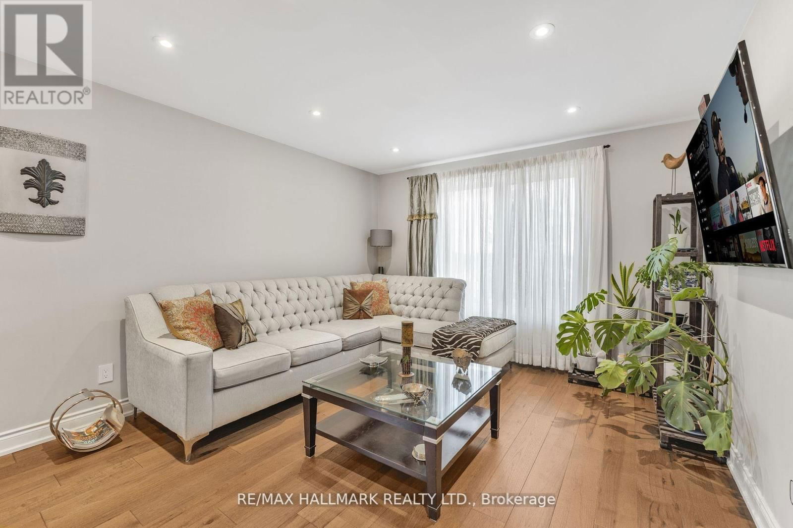 57 WILLIAM ROE BOULEVARD Image 10